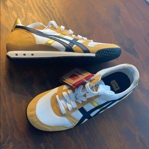 ASICS tiger sneakers Men’s size 9